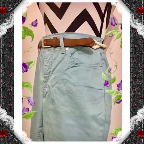 Bandolino Lisbeth Curvy Ankle Skinny Pants - Picture 2 of 5